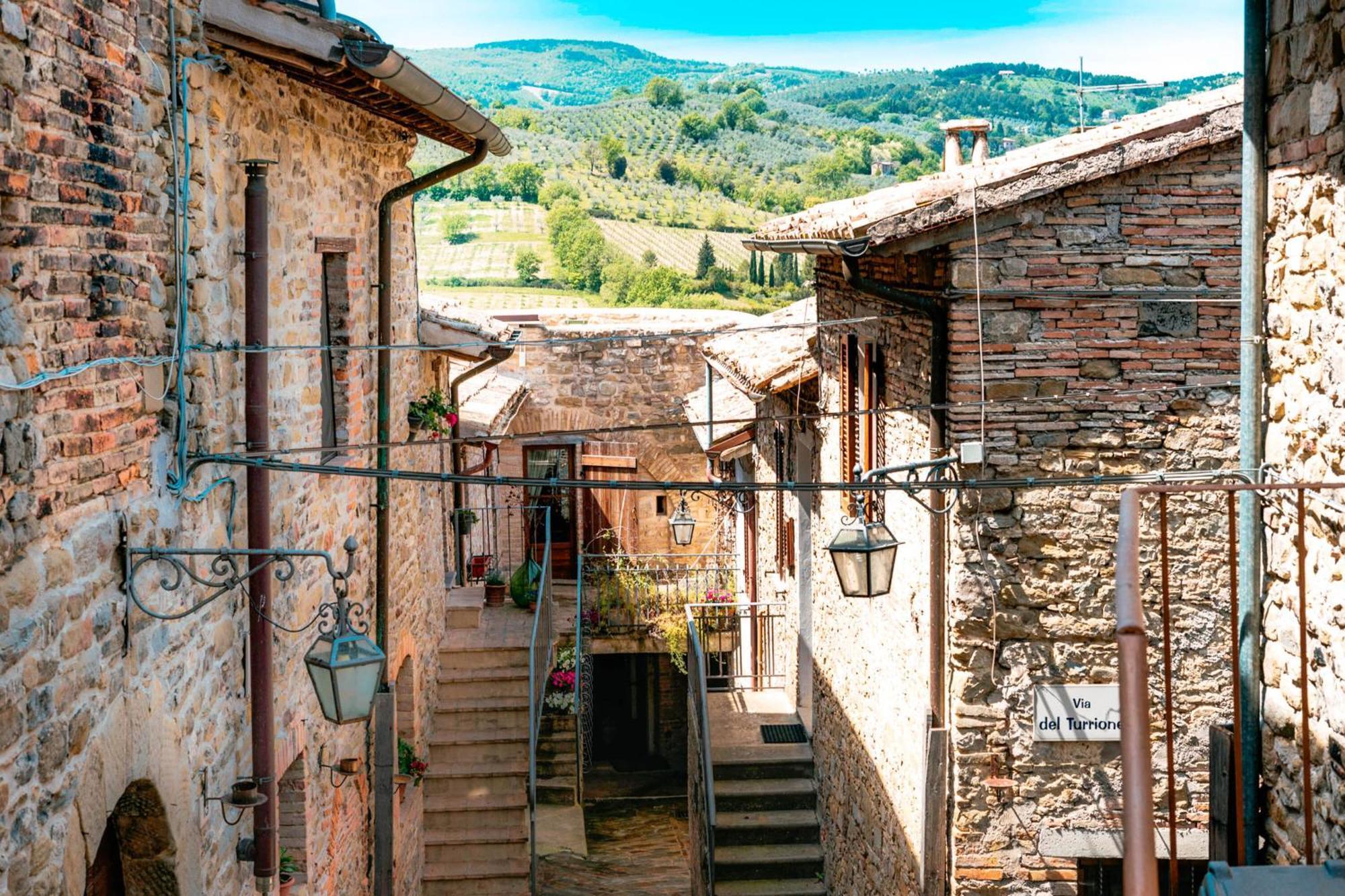 Ostello Bello Assisi Беванья Экстерьер фото