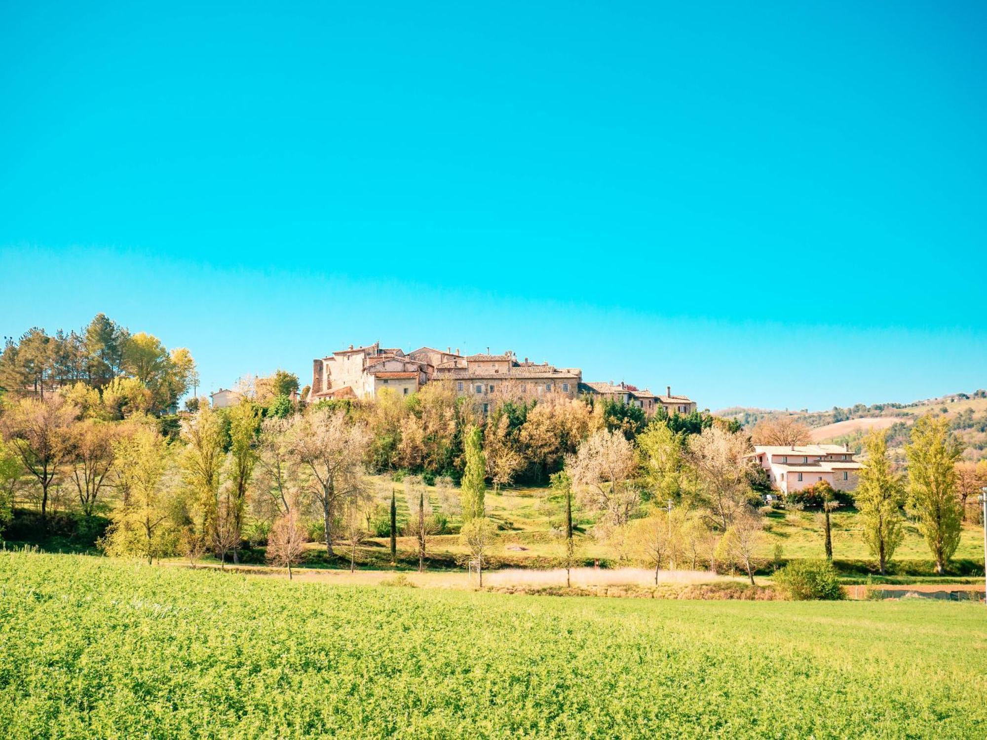 Ostello Bello Assisi Беванья Экстерьер фото