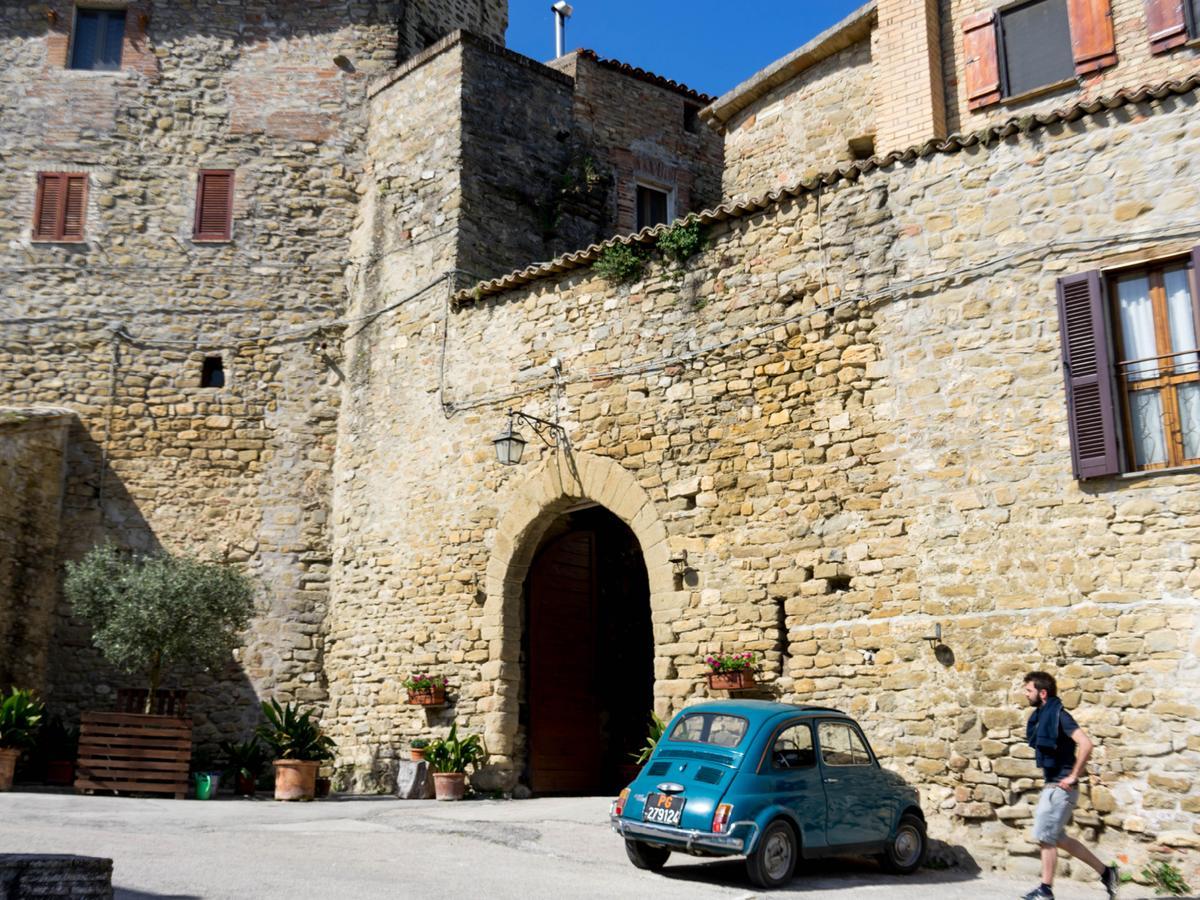Ostello Bello Assisi Беванья Экстерьер фото